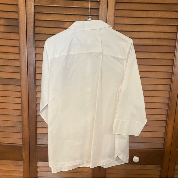 Chico’s No-Iron Crisp White Button Down Blouse Size 2/12 - Picture 2 of 10